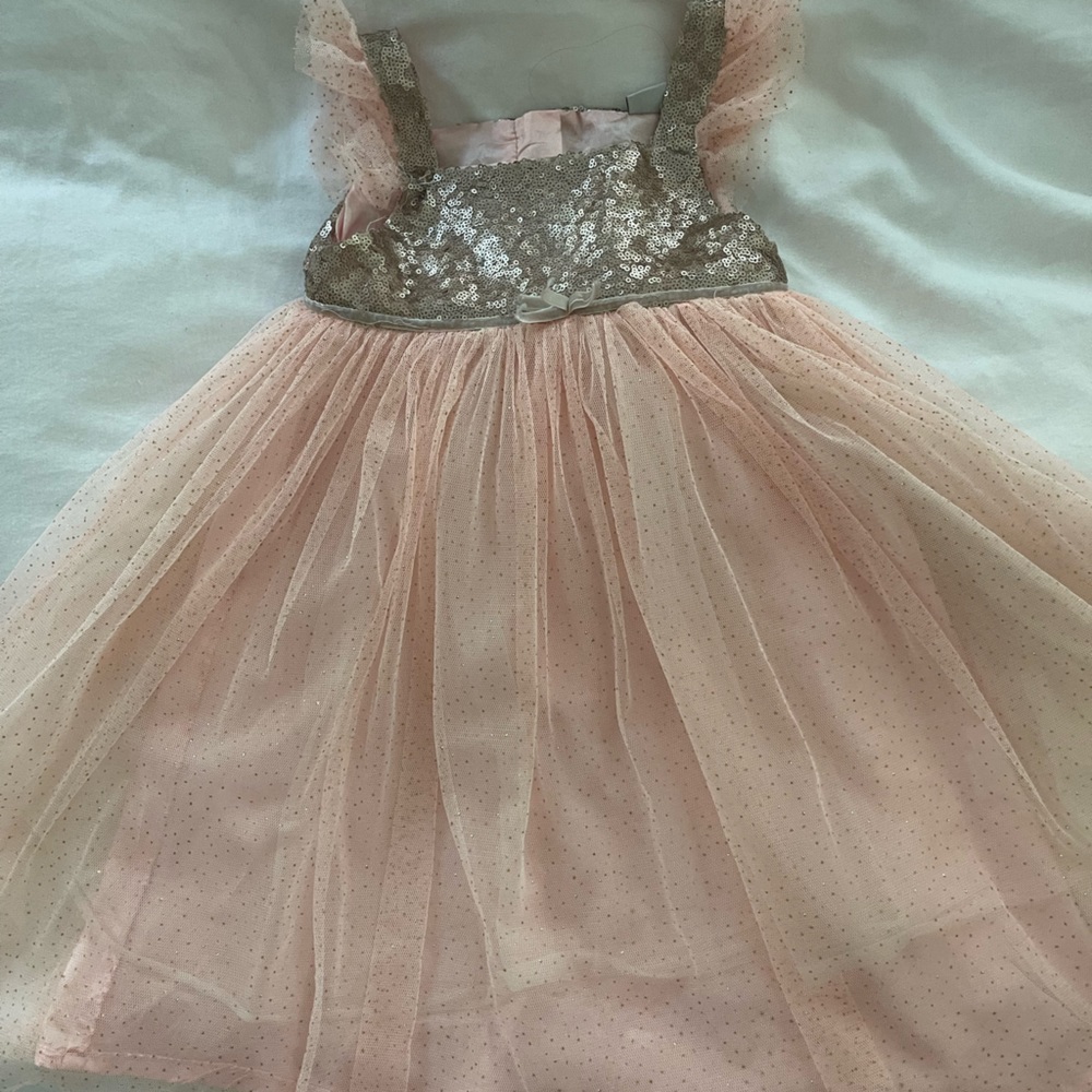 Girls size 7-8 Aigiannar Dress